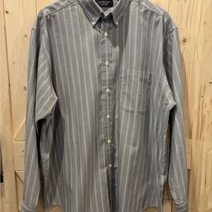 Roundtree & Yorke Men's Gray and White Striped Shirt